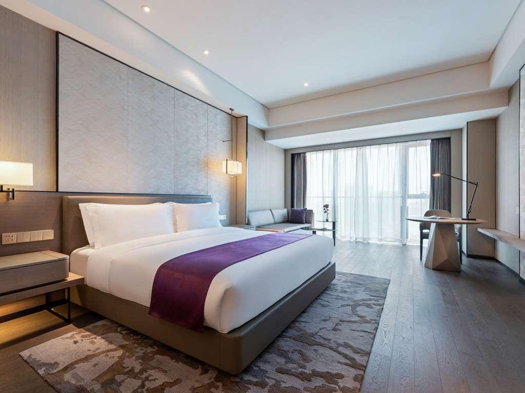 Grand Mercure Shanghai Lingang Room photo